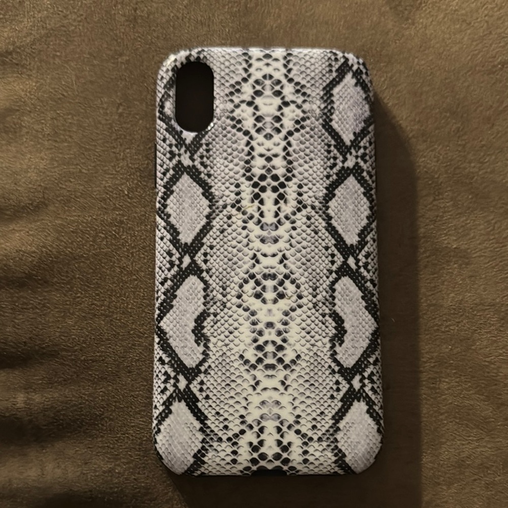 iPhone XR  Snake skin Pattern Phone Case - Black and White